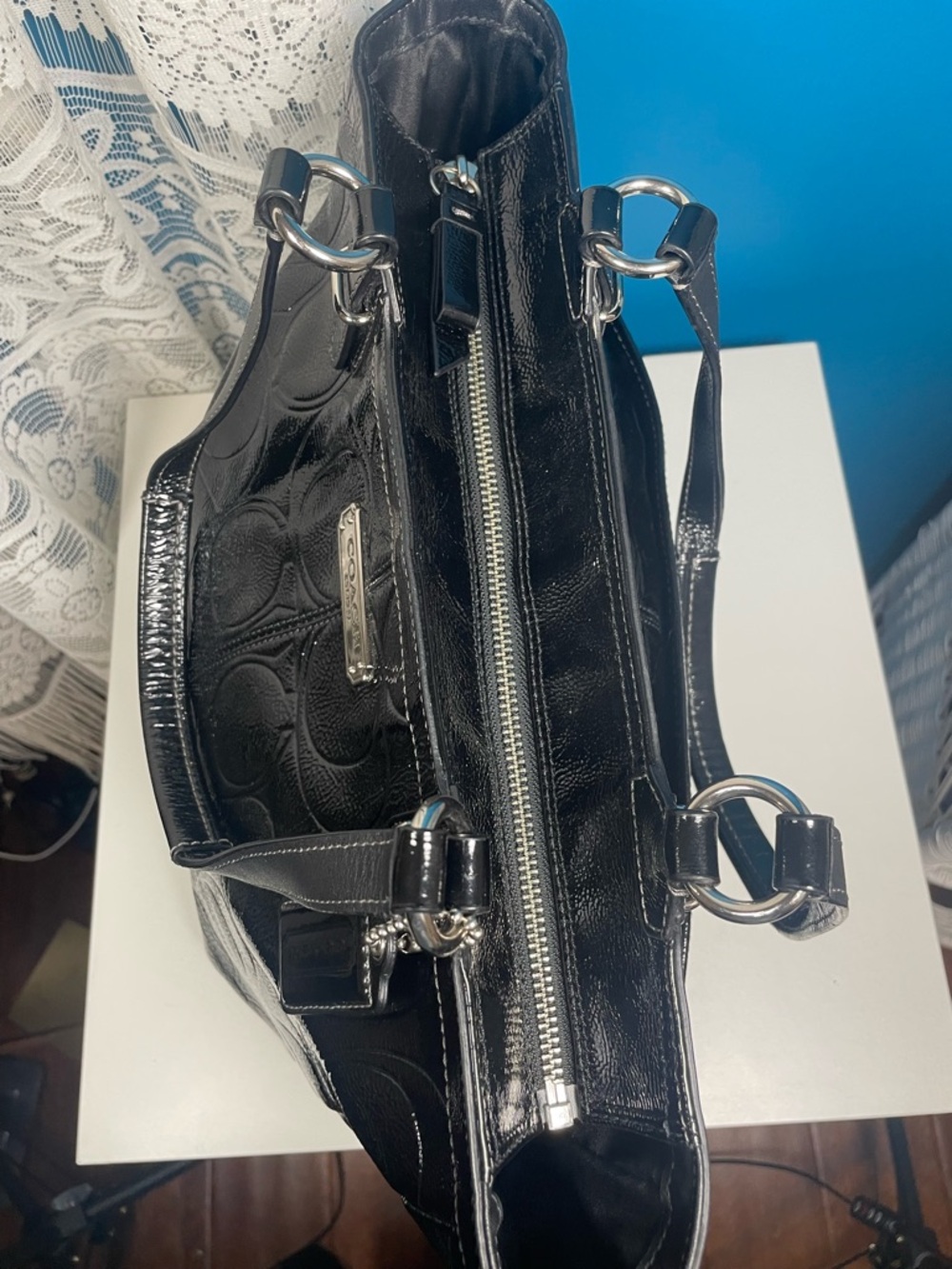 Coach Gallery Embossed Patent Leather 11 in H x 15 in Top L x 11.5 in L Bottom - Picture 7 of 15